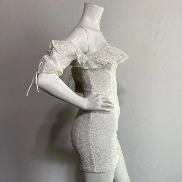 Superdown Martina Ruffle Dress - Picture 4 of 11